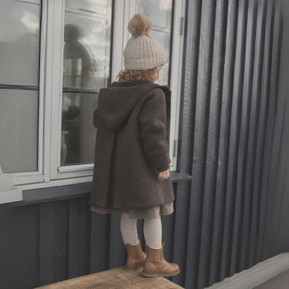 Huttelihut - Ullkåpe med Spiss Hette Camel Melange