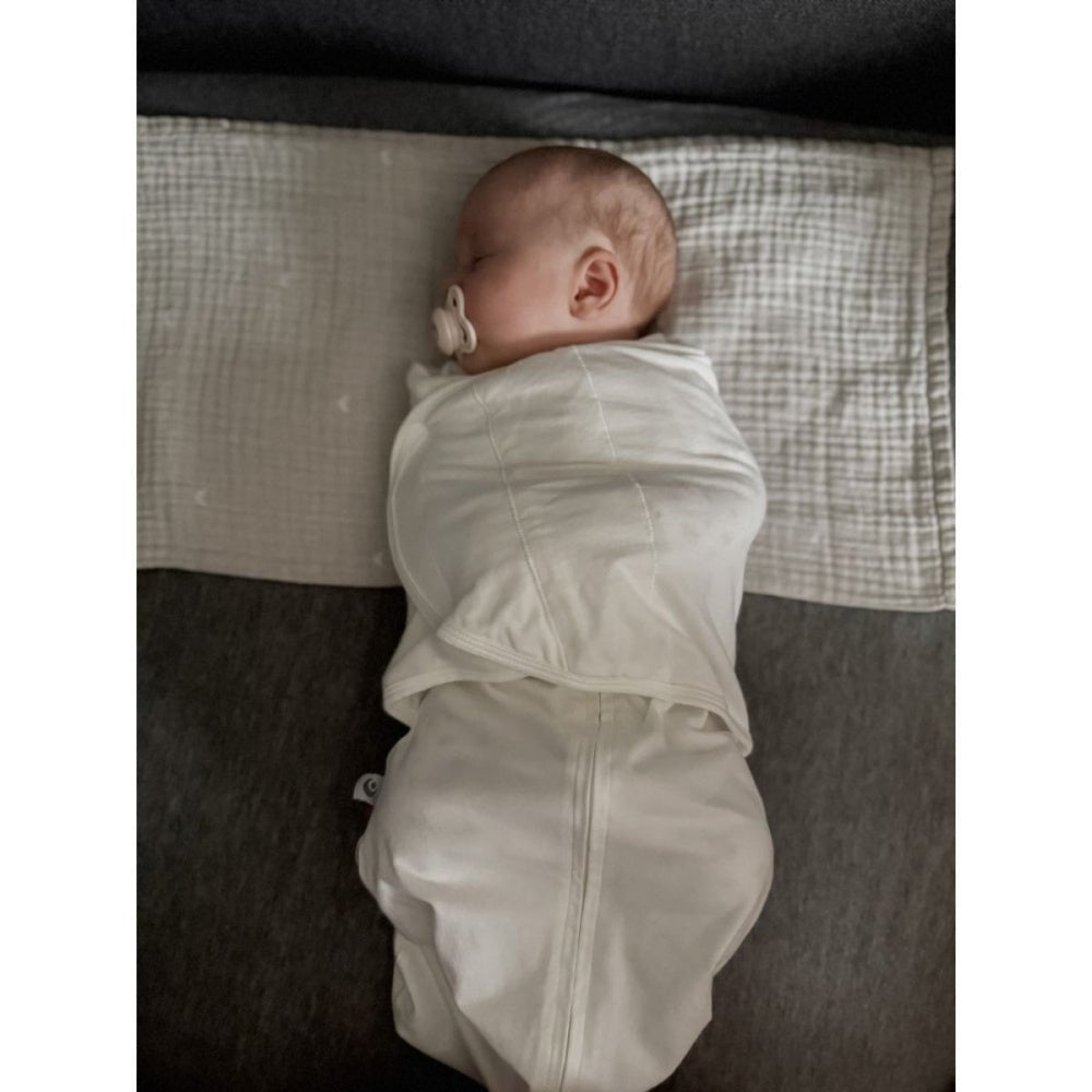 Easygrow - Swaddle Svøpepose Knopp Offwhite - Guttelus.no