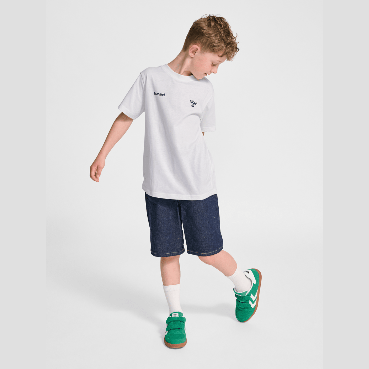 Hummel - T-skjorte Graphic White - Guttelus.no