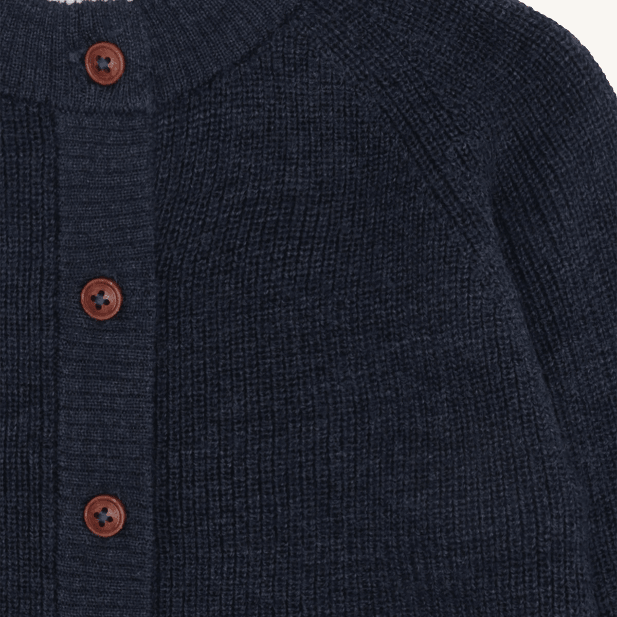Hust and Claire - Cardigan i Ull Curi More Navy - Guttelus