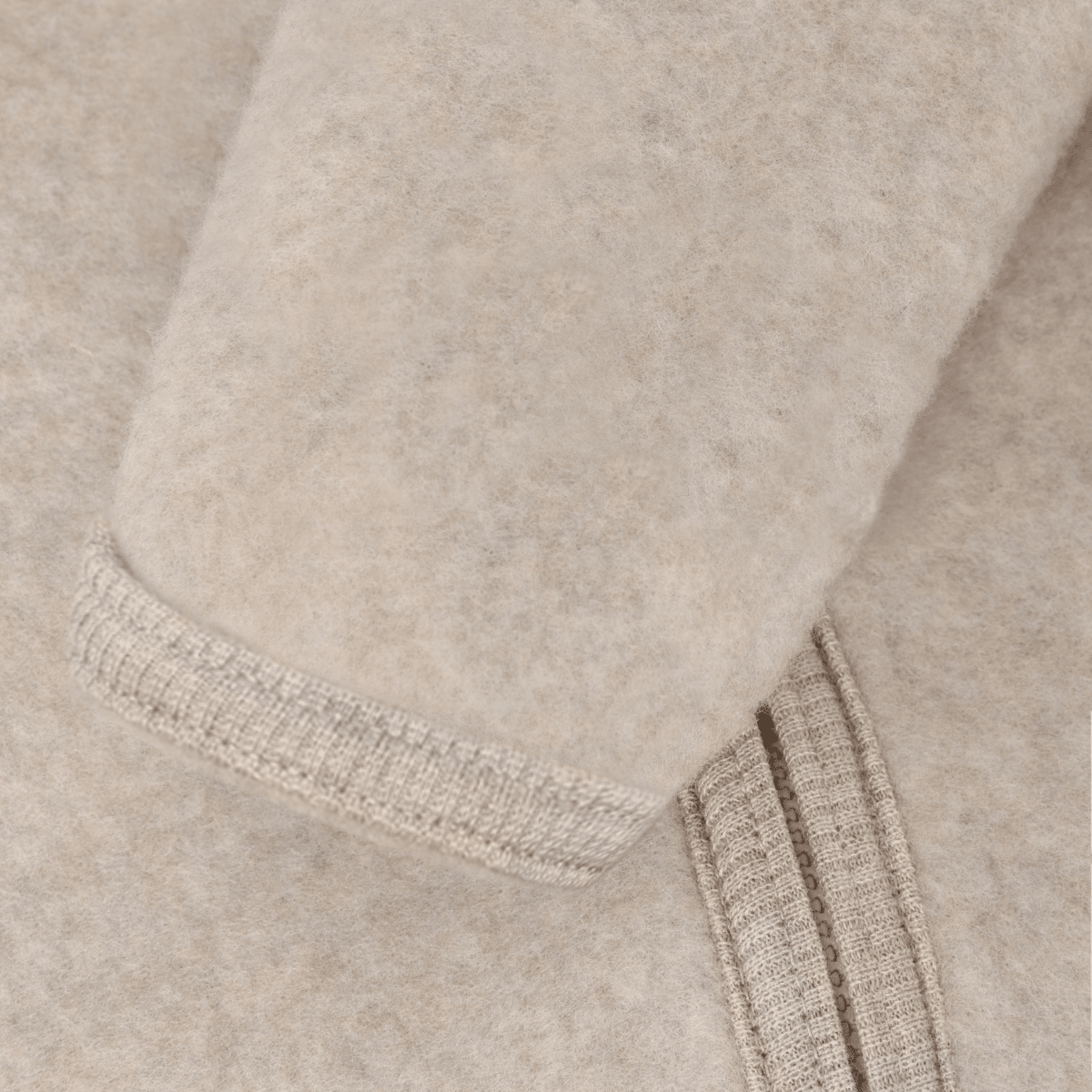 Huttelihut - Heldress Ullfleece Camel Melange - Guttelus.no