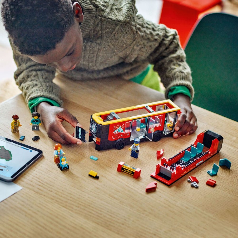 LEGO - City Rød dobbeltdekker-turistbuss - Guttelus