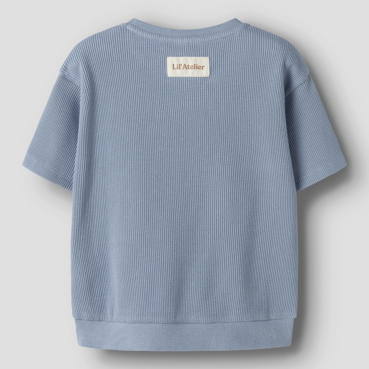 Lil' Atelier - T-skjorte Harun Loose Dusty Blue - Guttelus.no