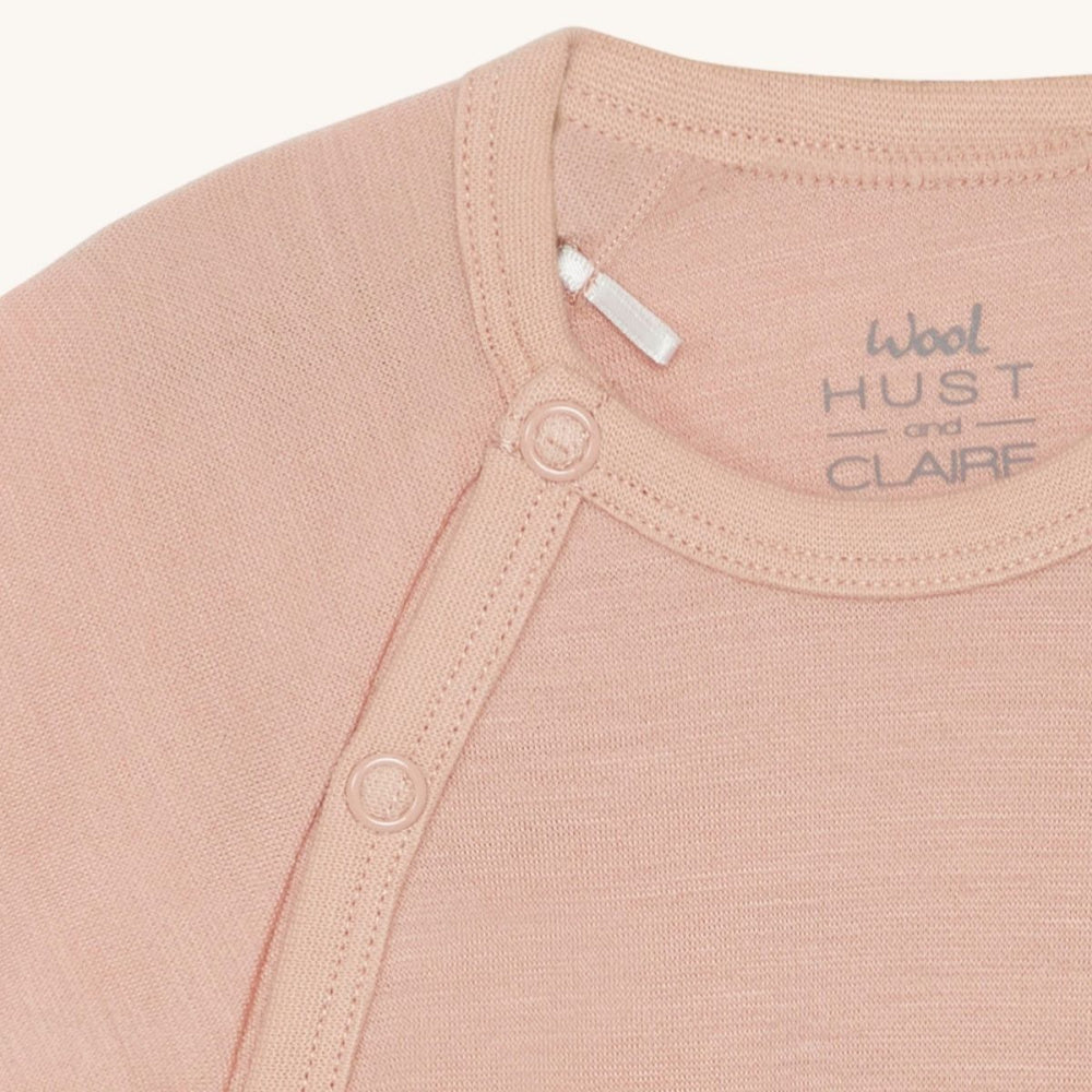 Hust and Claire - Omslagsbody i Ull Bo Solid Rose Cloud