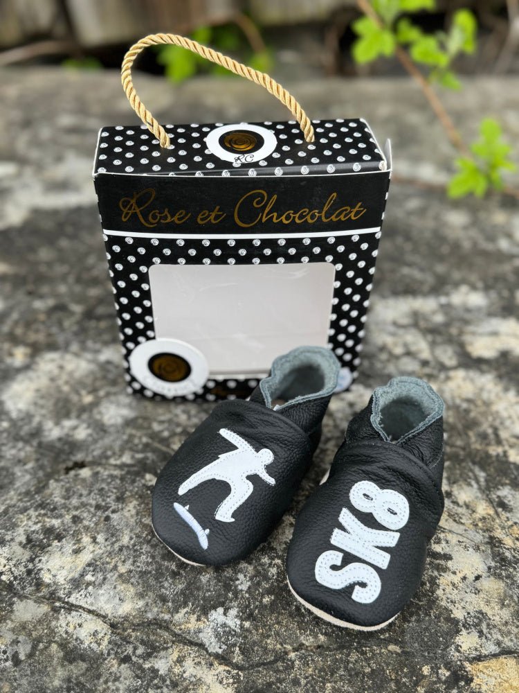 Rose et Chocolat - Tøfler i Skinn SK8 Black - Guttelus