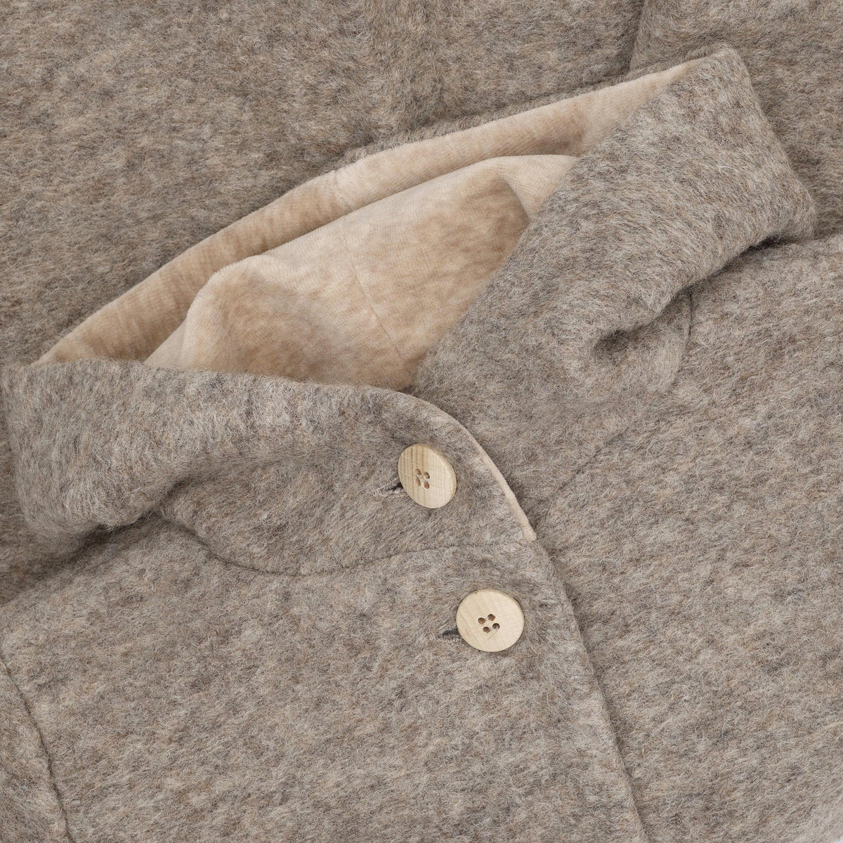 Huttelihut - Ullkåpe med Spiss Hette Camel Melange