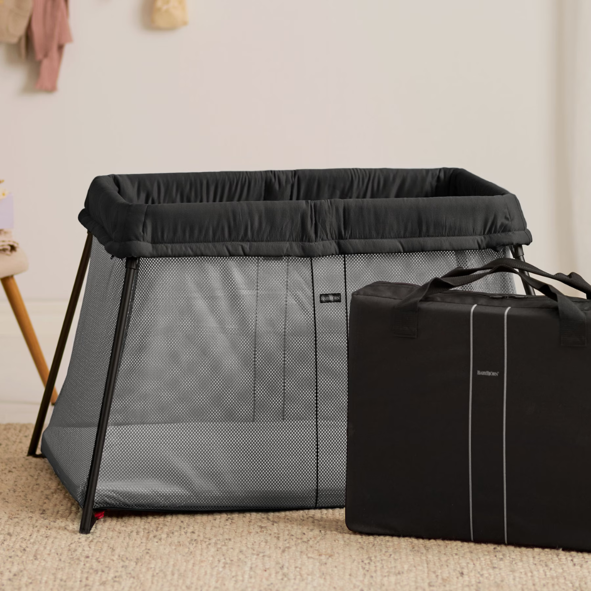 BabyBjörn - Reiseseng Light Black Mesh