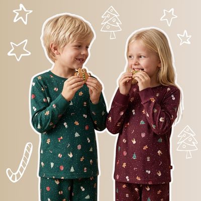 Julestemning med årets julepysjamas fra Name It!