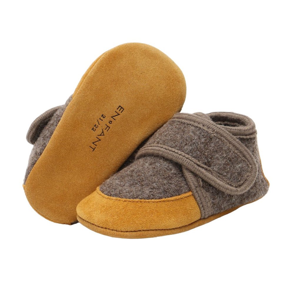 En Fant - Tøfler i Ull/ Suede Walnut - Guttelus.no