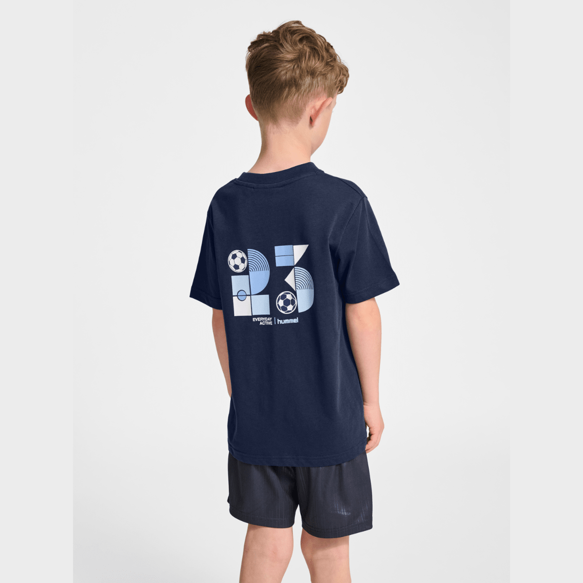 Hummel - T-skjorte Graphic Dress Blues - Guttelus.no