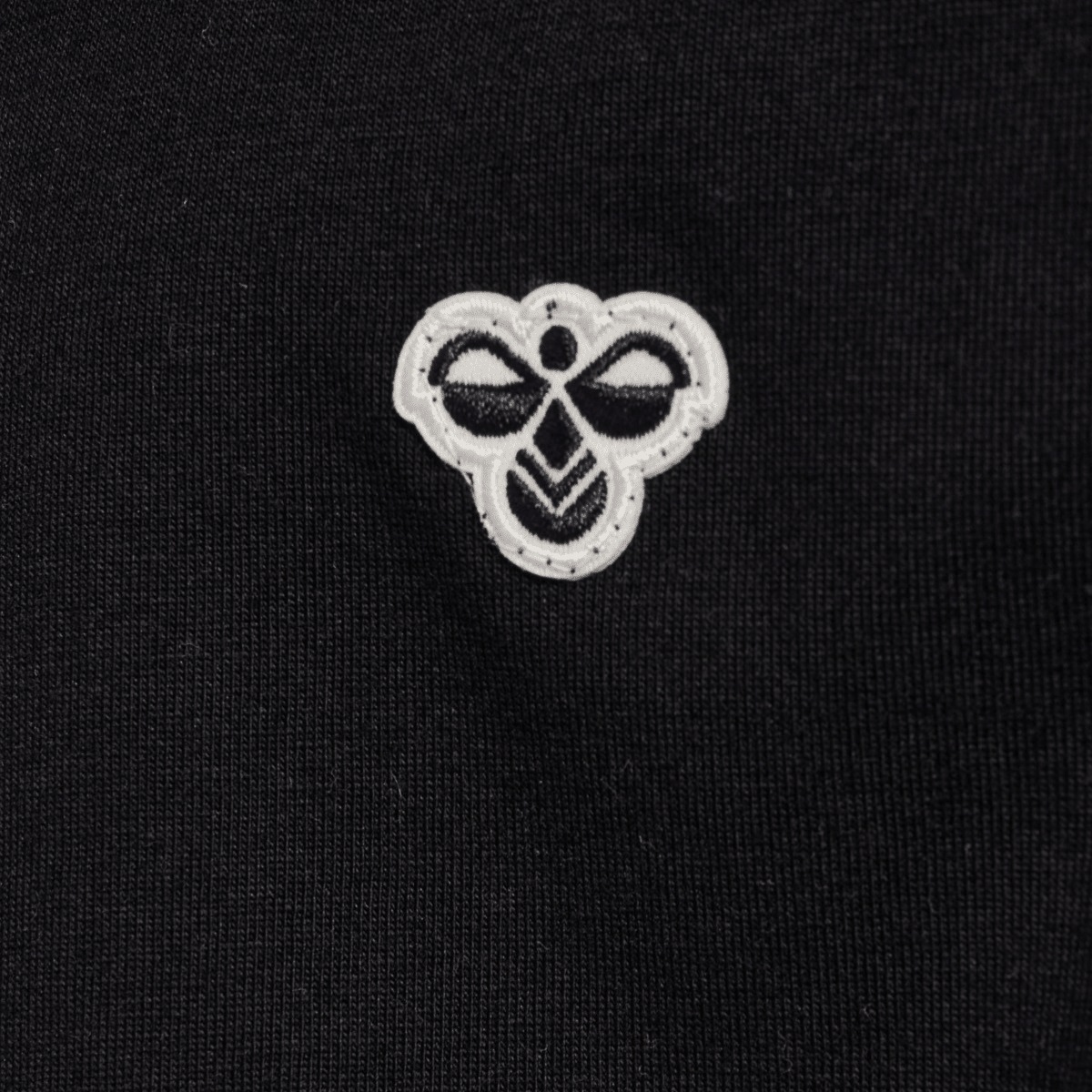 Hummel - T-skjorte Loose Bee Black - Guttelus.no