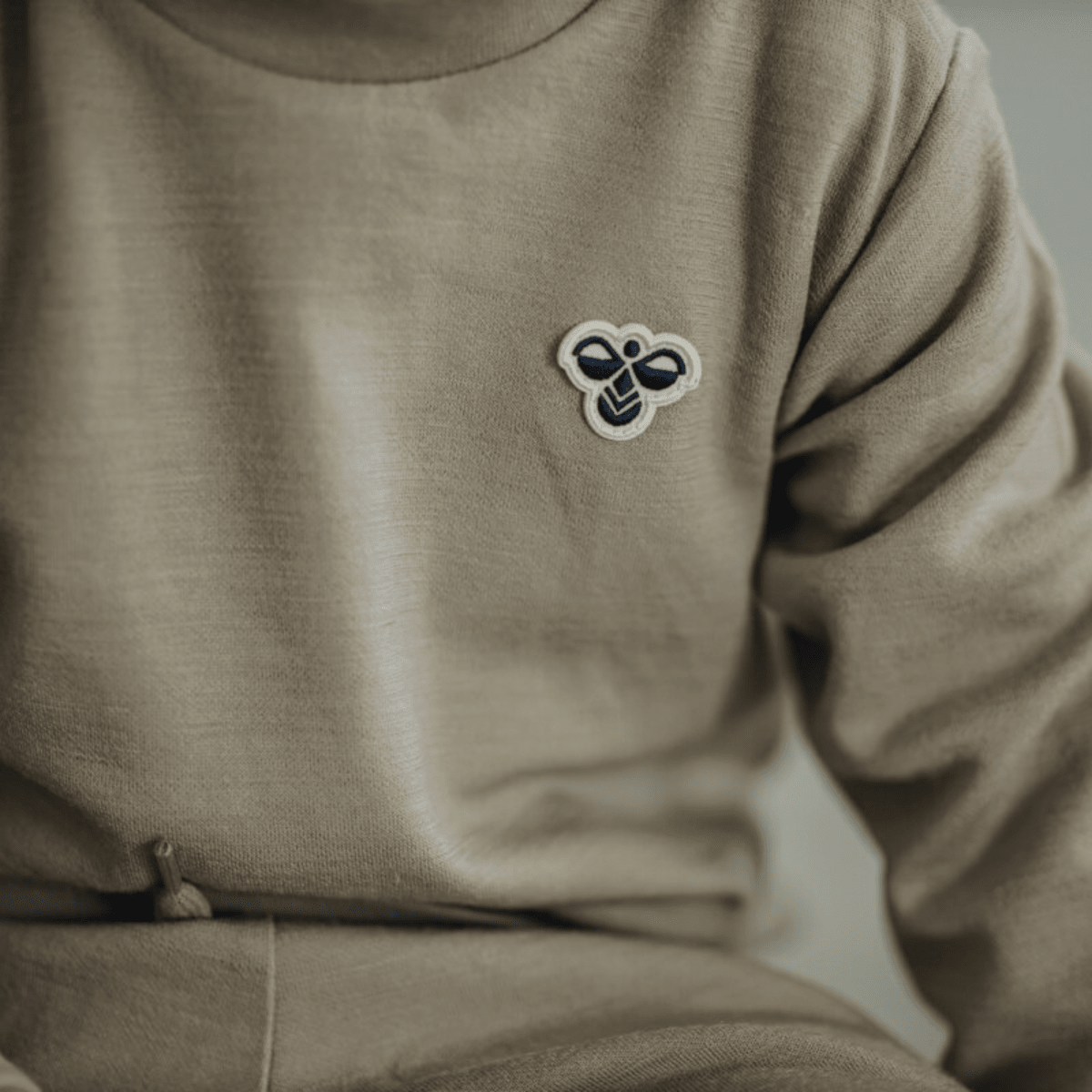 Hummel - Ullgenser Bee Vintage Khaki - Guttelus