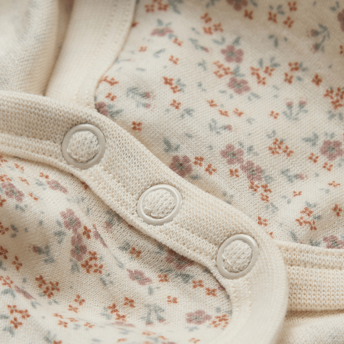 Hust & Claire - Body i Ull/Bambus Tiny Off White - Guttelus.no