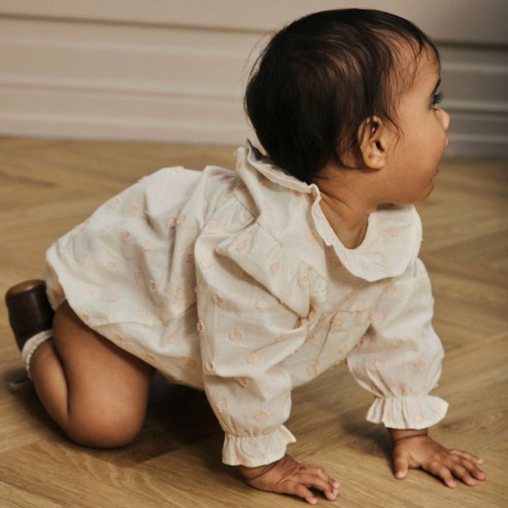 Lil'Atelier - Body Bluse med Krage Nethe Pastel Parchment - Guttelus.no