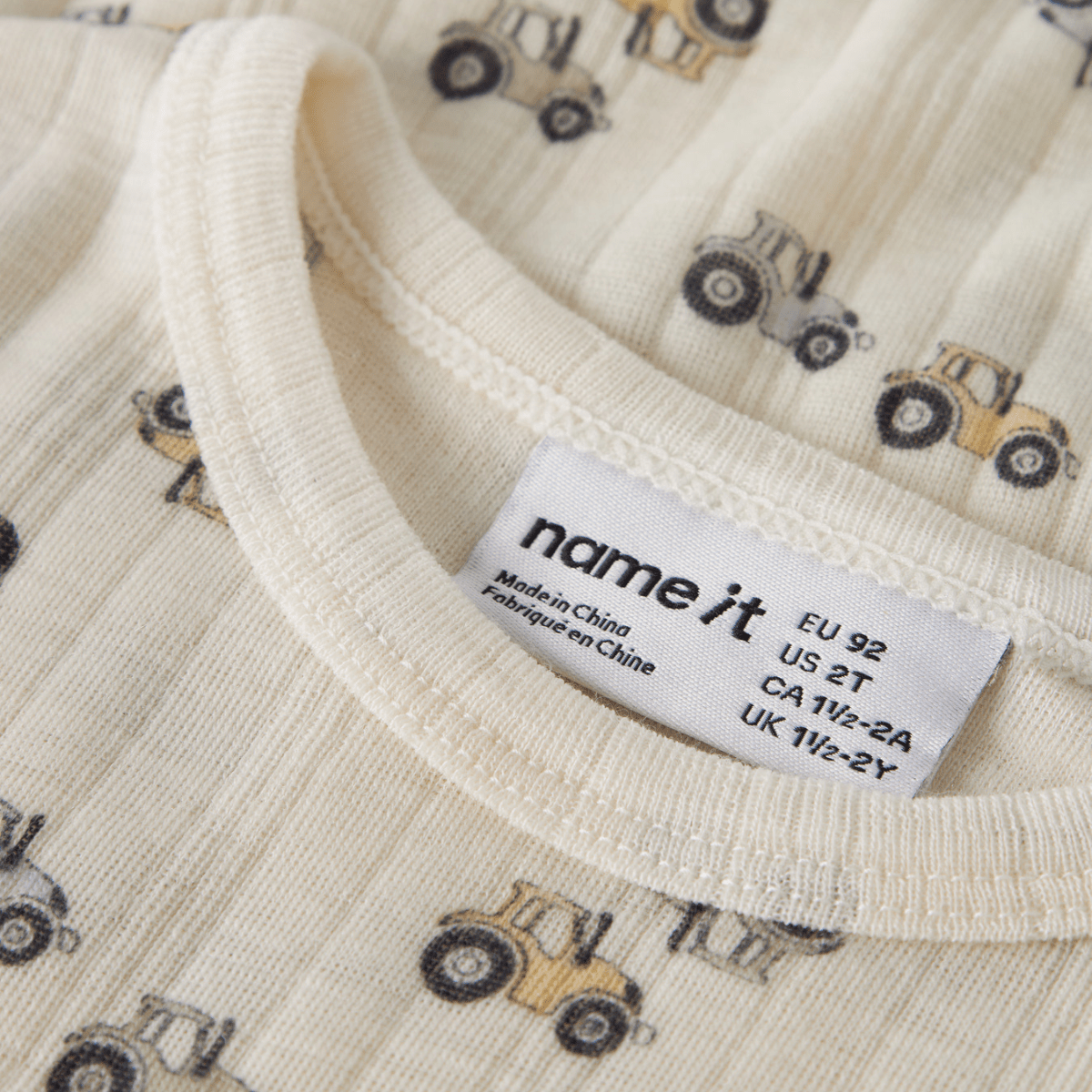 Name It - Ulltrøye Wang Wool Tractor Coconut Milk - Guttelus.no
