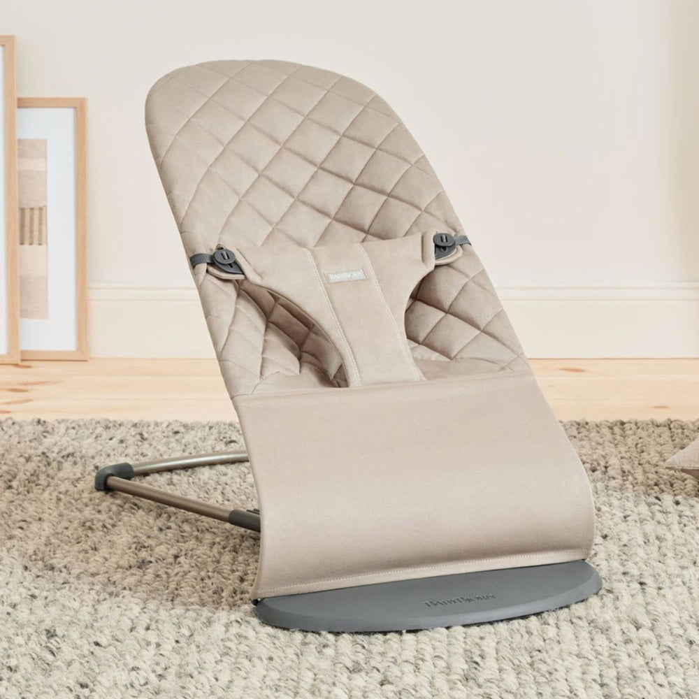 BabyBjörn - Vippestol Bliss Quilt Sandfarget