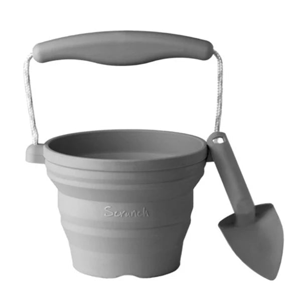 Scrunch - Sammenleggbar Mini Bøtte med spade Grey - Guttelus.no