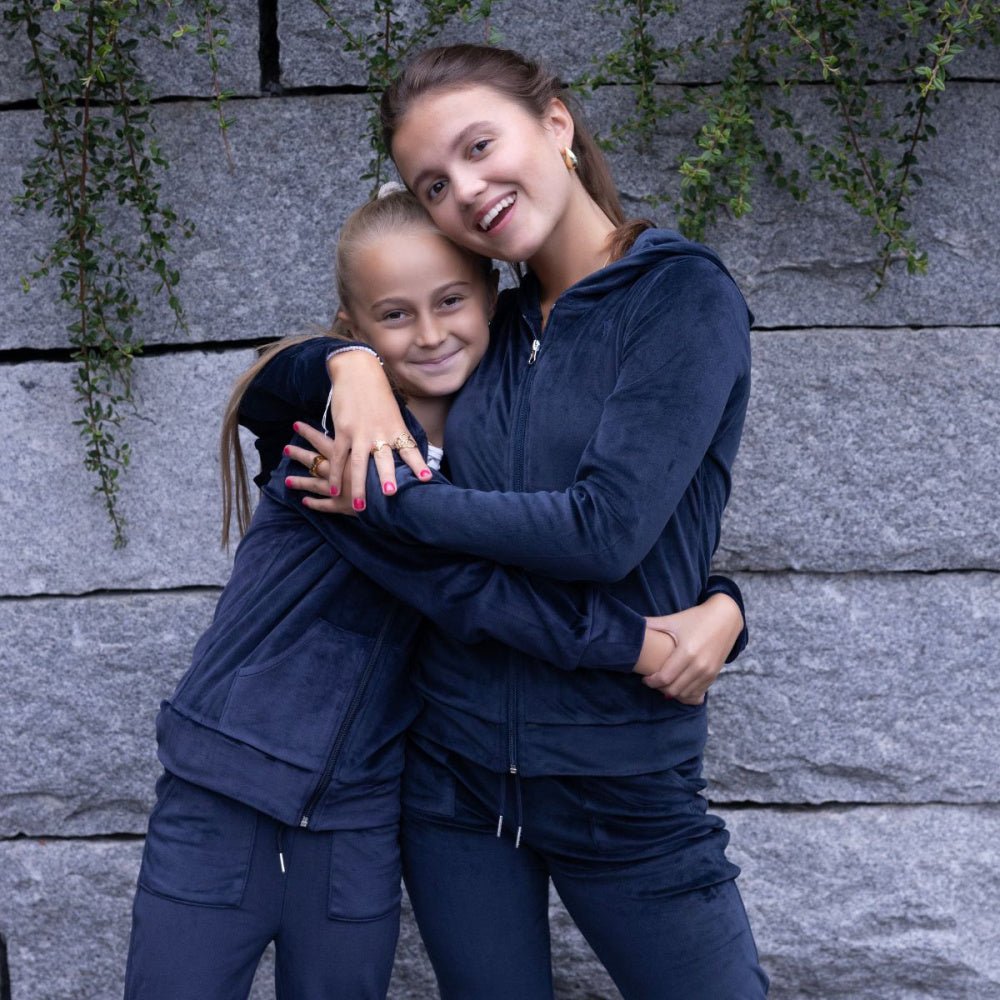 Vilje & Ve - Velourjakke Hermine Midnight Navy - Guttelus.no